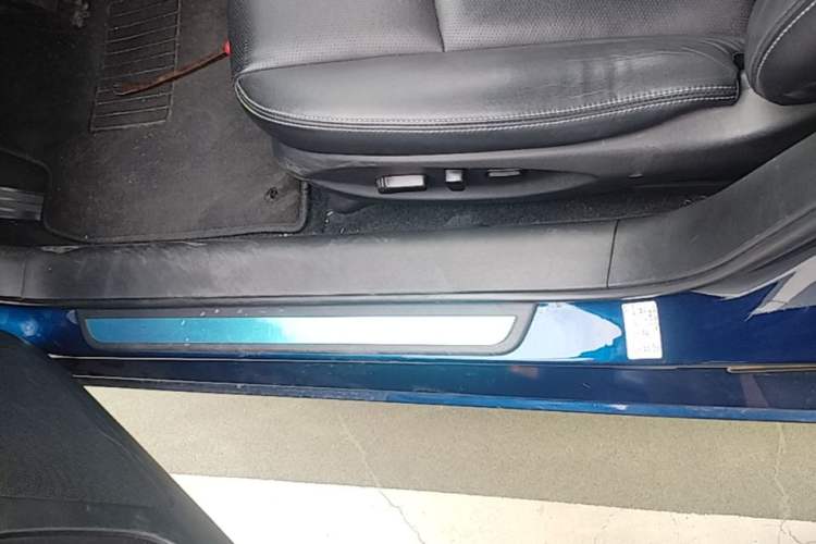 Used Infiniti Q50L 2018 2.0T Enjoyment Version China VI Standard Left Side Sill