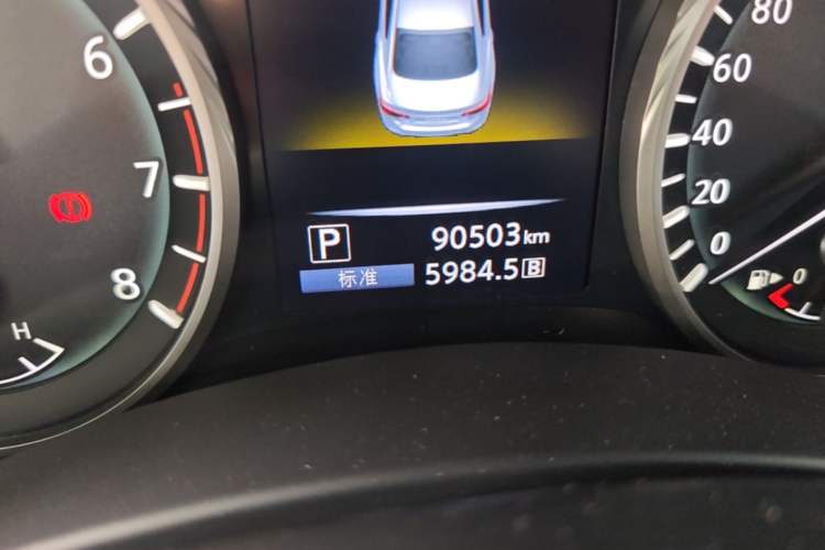 Used Infiniti Q50L 2018 2.0T Enjoyment Edition China V standard Odometer Close Up