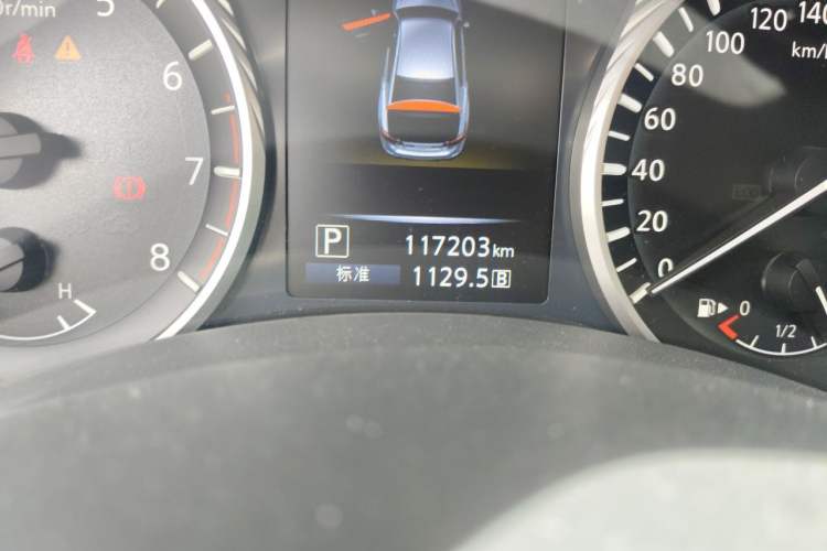 Used Infiniti Q50L 2018 2.0T Comfort Edition China VI Standard Odometer Close Up