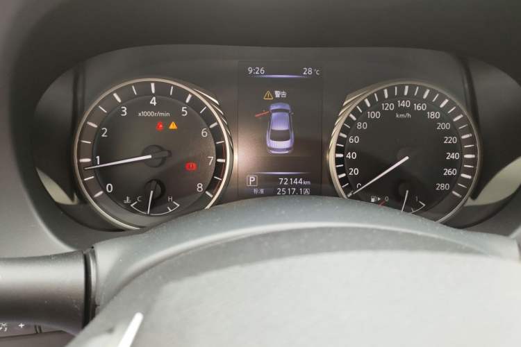 Used Infiniti Q50L 2018 2.0T Comfort Edition China VI Standard Odometer Close Up