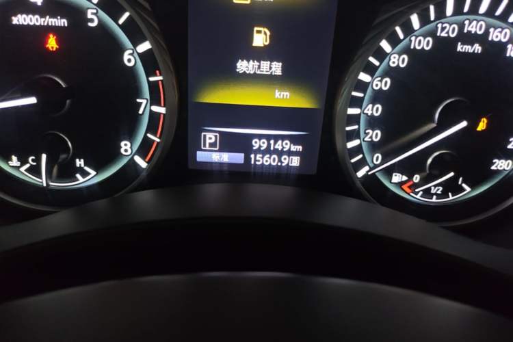 Used Infiniti Q50L 2018 2.0T Enjoyment Version China V Standard Odometer Close Up