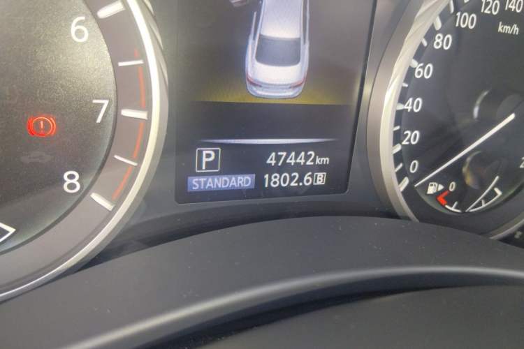 Used Infiniti Q50L 2018 2.0T Enjoyment Version China V Standard Odometer Close Up