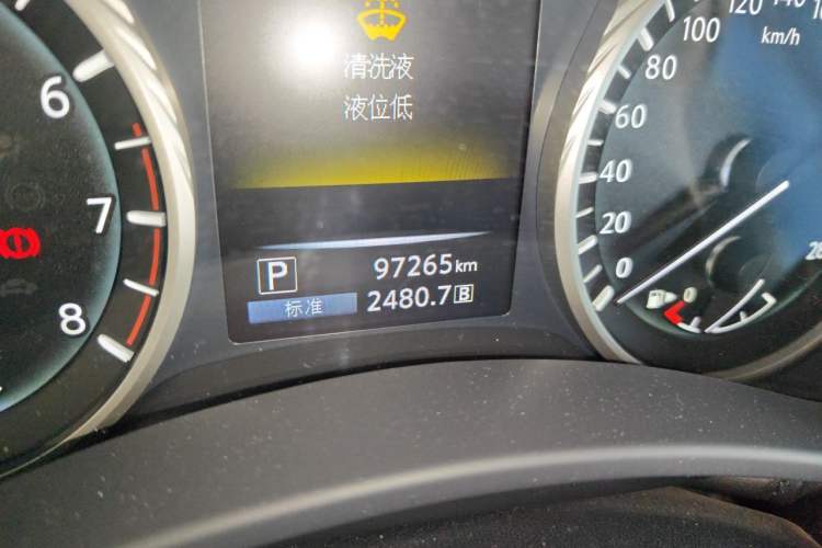 Used Infiniti Q50L 2018 2.0T Enjoyment Edition China V standard Odometer Close Up