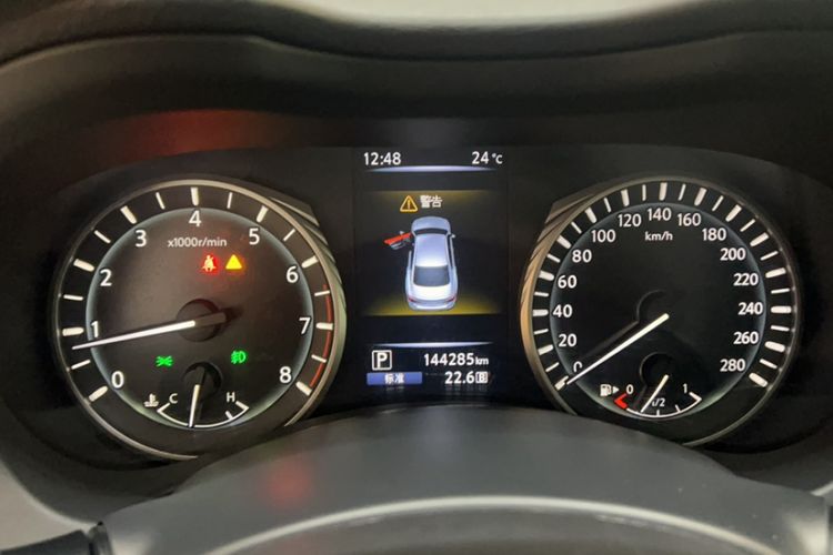 Used Infiniti Q50L 2018 2.0T Comfort Edition China VI Standard Odometer Close Up