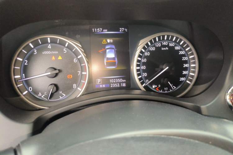 Used Infiniti Q50L 2018 2.0T Enjoyment Version China V Standard Odometer Close Up