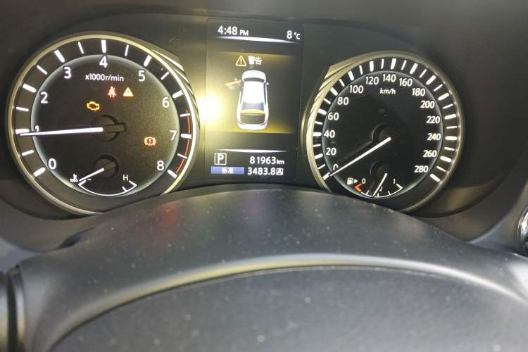 Used Infiniti Q50L 2018 2.0T Comfort Edition China VI Standard Odometer Close Up