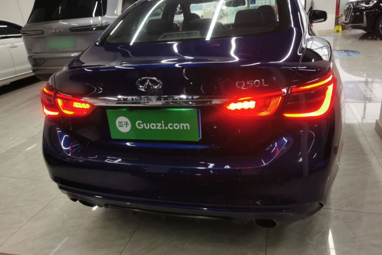 Used Infiniti Q50L 2018 2.0T Enjoyment Version China VI Standard Rear