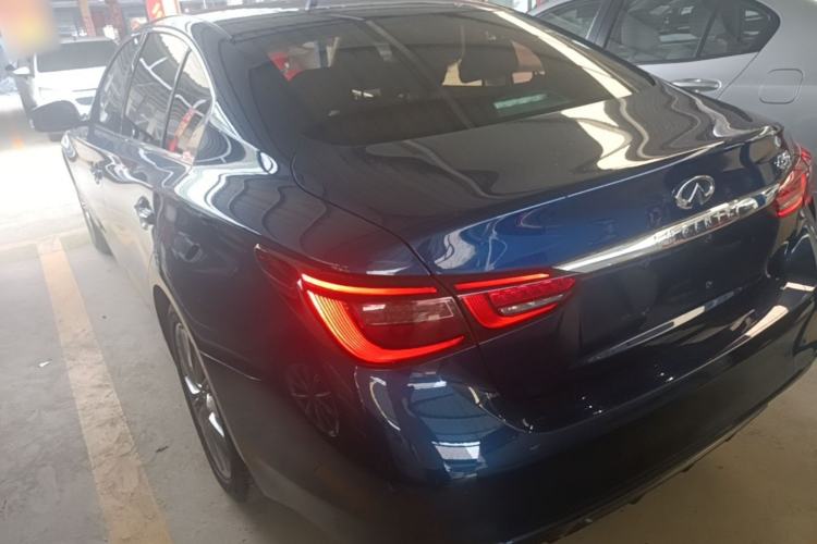 Used Infiniti Q50L 2018 2.0T Enjoyment Version China VI Standard Rear Left 45 Deg