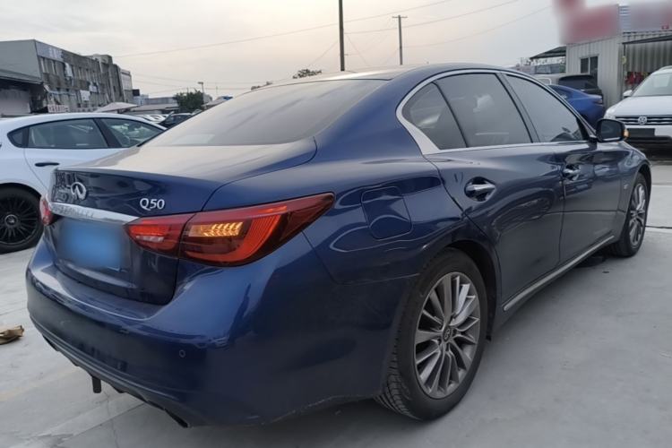 Used Infiniti Q50L 2018 2.0T Enjoyment Version China VI Standard Rear Right 45 Deg