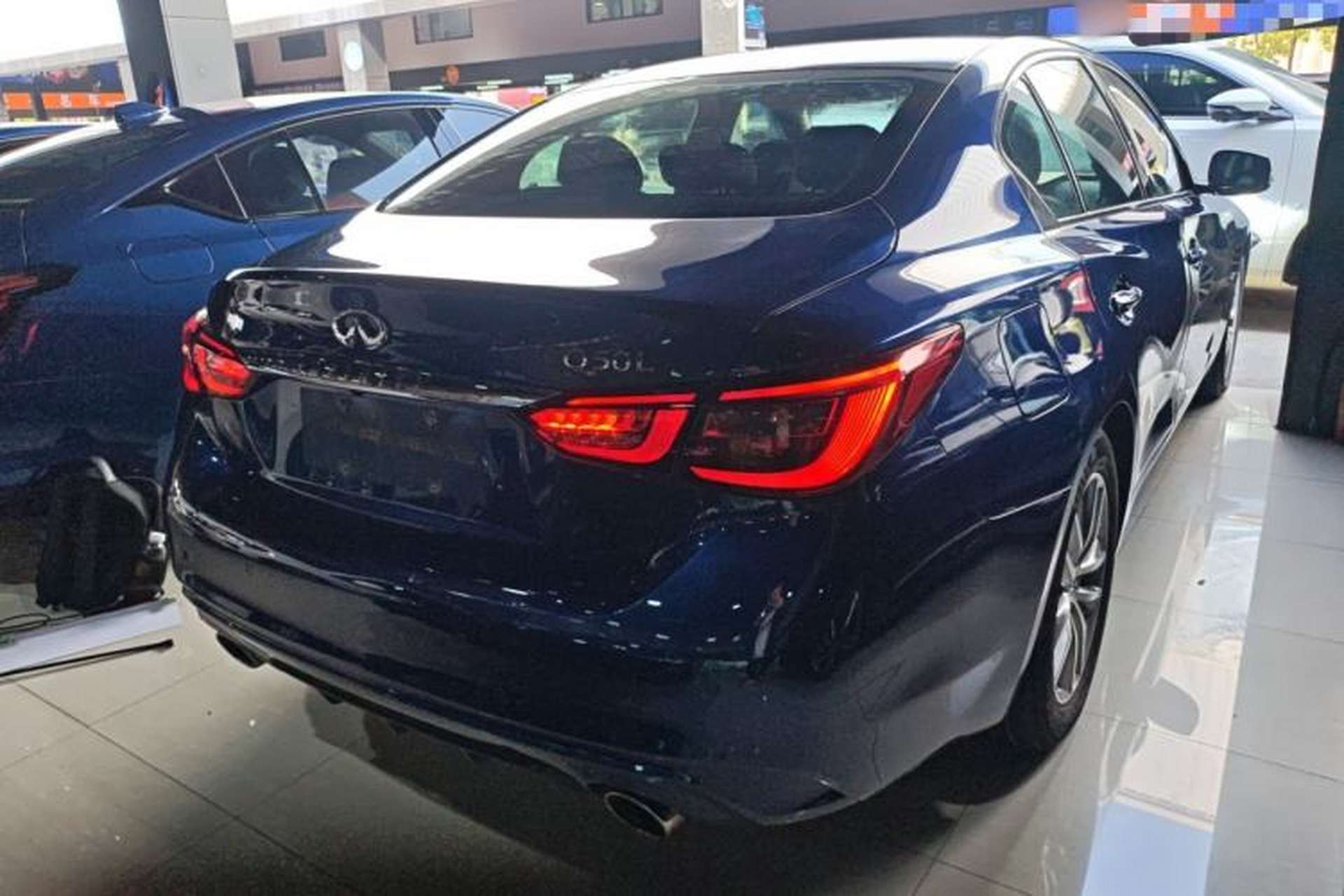 Used Infiniti Q50L 2018 2.0T Comfort Edition China VI Standard Rear Right 45 Deg