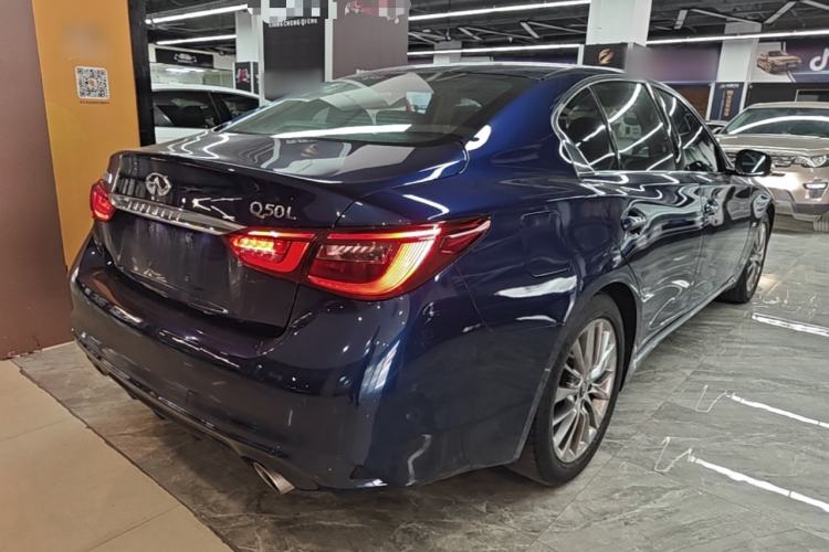 Used Infiniti Q50L 2018 2.0T Enjoyment Version China VI Standard Rear Right 45 Deg