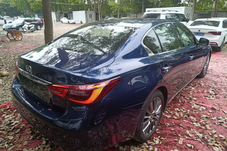 Used Infiniti Q50L 2018 2.0T Enjoyment Version China VI Standard Rear Right 45 Deg