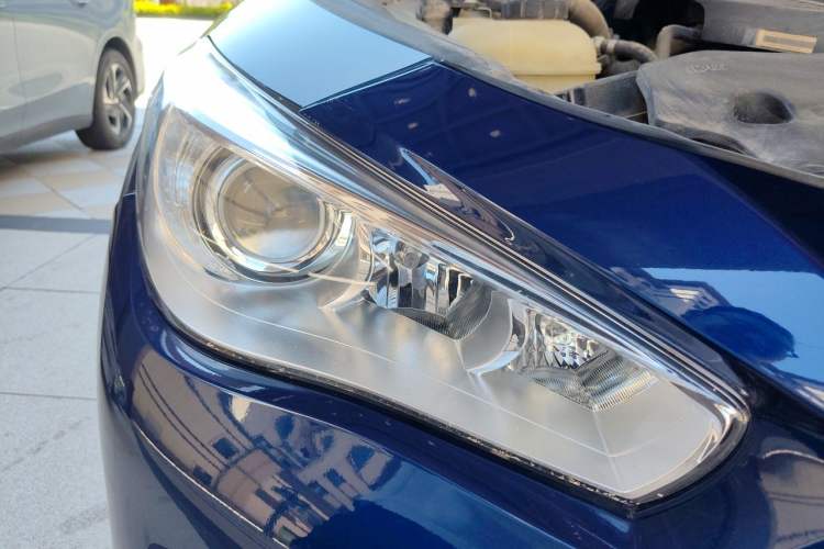 Used Infiniti Q50L 2018 2.0T Comfort Edition China V Standard Right Front Headlight