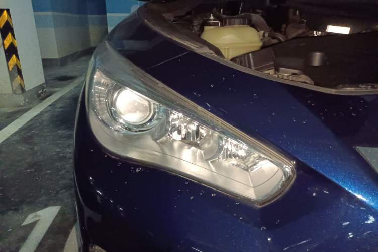 Used Infiniti Q50L 2018 2.0T Comfort Edition China VI Standard Right Front Headlight