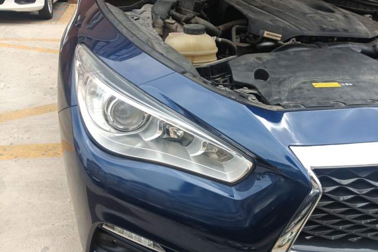 Used Infiniti Q50L 2018 2.0T Comfort Edition China VI Standard Right Front Headlight