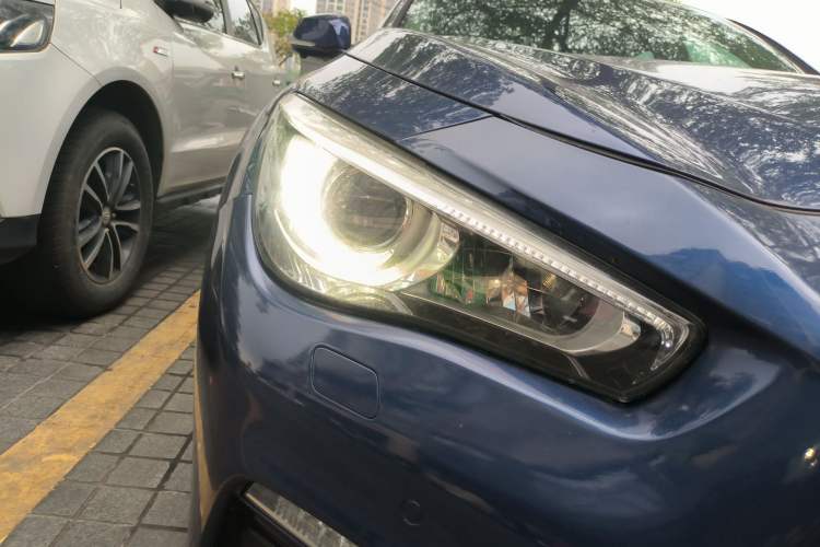 Used Infiniti Q50L 2018 2.0T Enjoyment Version China V Standard Right Front Headlight