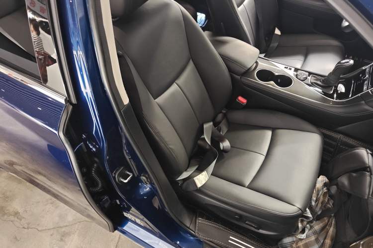 Used Infiniti Q50L 2018 2.0T Comfort Edition China VI Standard Right Front Seat