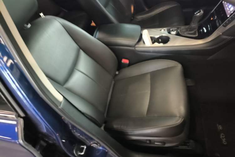 Used Infiniti Q50L 2018 2.0T Enjoyment Version China VI Standard Right Front Seat