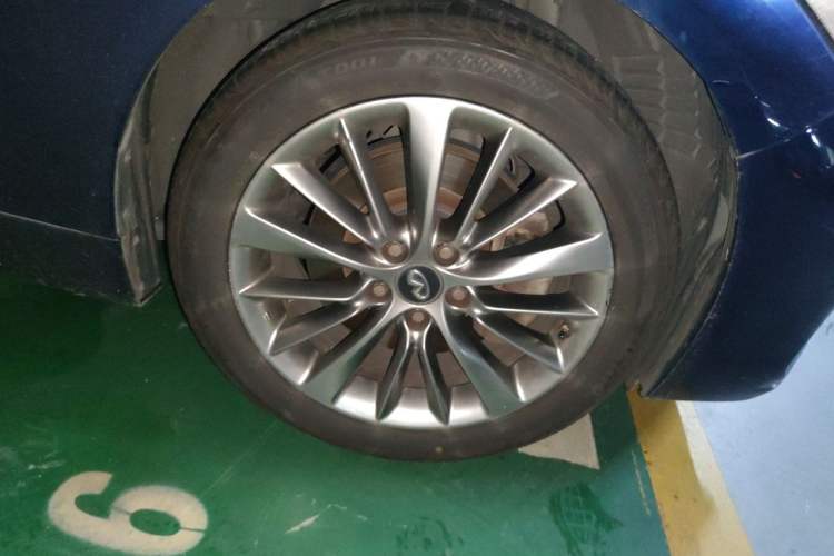 Used Infiniti Q50L 2018 2.0T Enjoyment Version China V Standard Right Front Wheel Hub