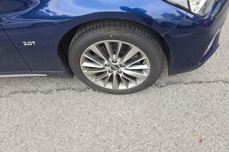 Used Infiniti Q50L 2018 2.0T Enjoyment Version China V Standard Right Front Wheel Hub