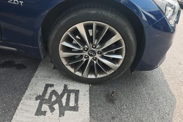Used Infiniti Q50L 2018 2.0T Enjoyment Edition China V standard Right Front Wheel Hub