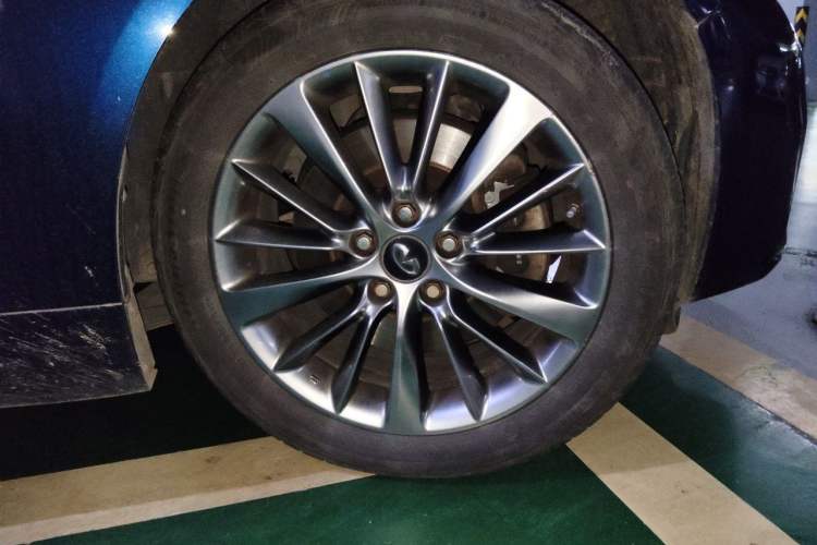 Used Infiniti Q50L 2018 2.0T Enjoyment Version China VI Standard Right Front Wheel Hub
