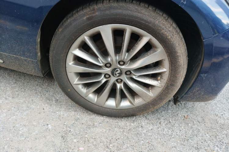 Used Infiniti Q50L 2018 2.0T Enjoyment Version China VI Standard Right Front Wheel Hub