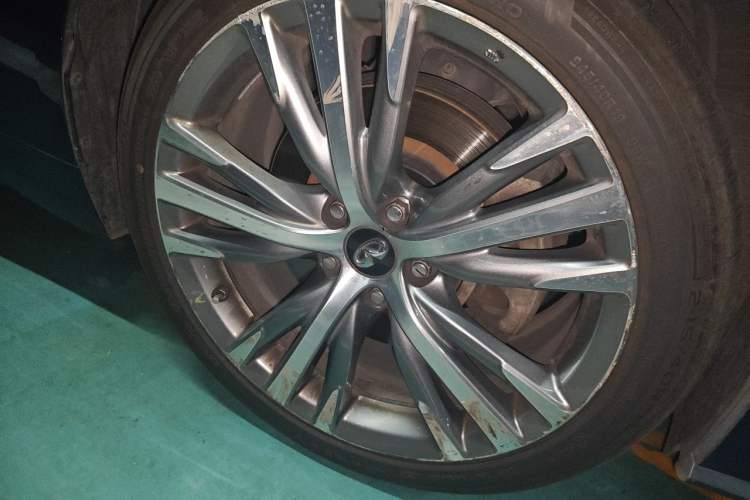 Used Infiniti Q50L 2018 2.0T Luxury Sport Edition China V Standard Right Front Wheel Hub
