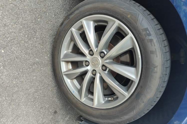 Used Infiniti Q50L 2018 2.0T Comfort Edition China VI Standard Right Front Wheel Hub