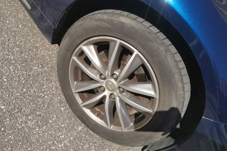 Used Infiniti Q50L 2018 2.0T Comfort Edition China V Standard Right Front Wheel Hub
