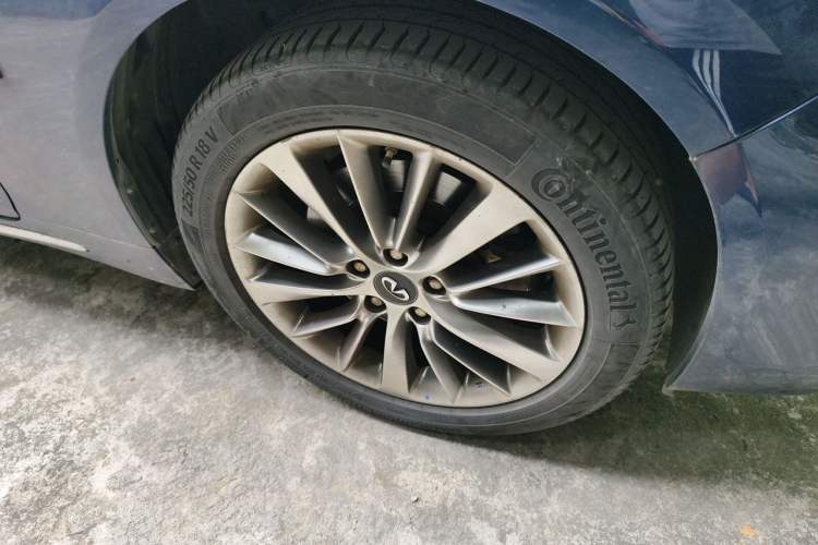 Used Infiniti Q50L 2018 2.0T Enjoyment Version China VI Standard Right Front Wheel Hub