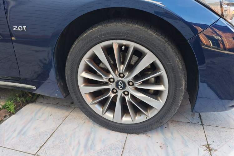 Used Infiniti Q50L 2018 2.0T Enjoyment Version China V Standard Right Front Wheel Hub