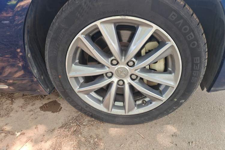 Used Infiniti Q50L 2018 2.0T Comfort Edition China VI Standard Right Front Wheel Hub