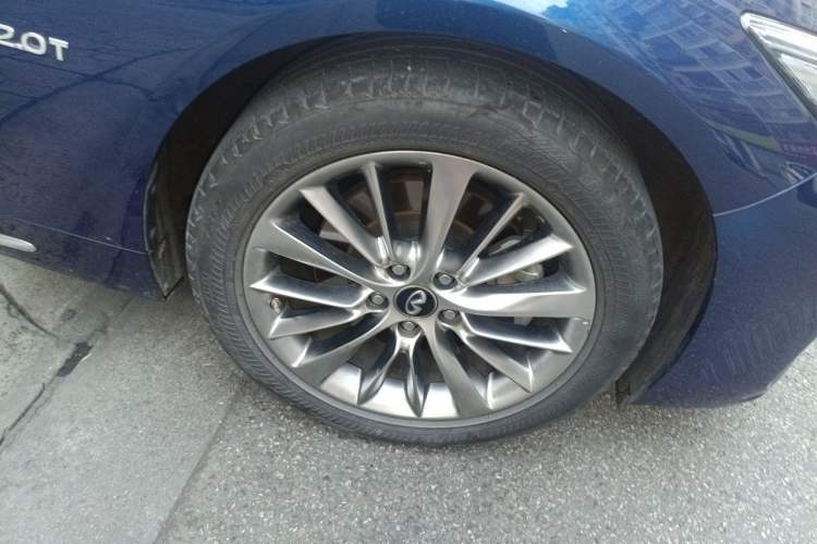 Used Infiniti Q50L 2018 2.0T Enjoyment Version China V Standard Right Front Wheel Hub