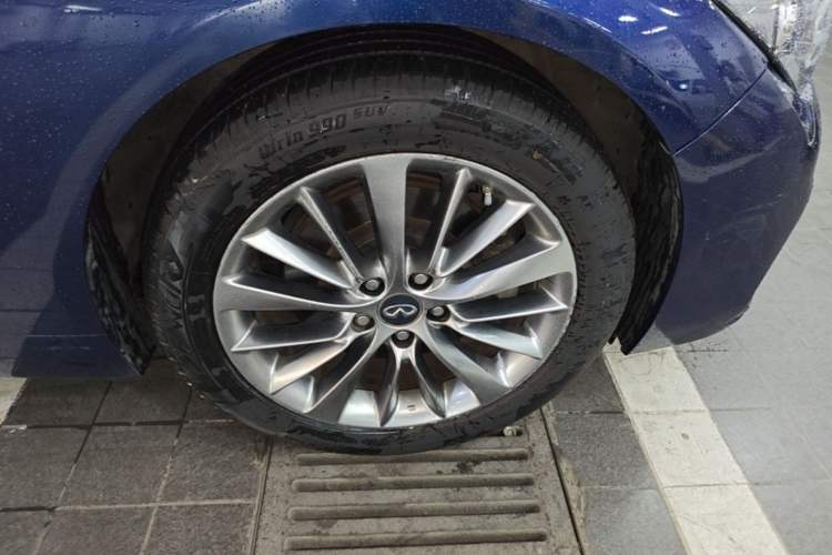 Used Infiniti Q50L 2018 2.0T Enjoyment Version China V Standard Right Front Wheel Hub