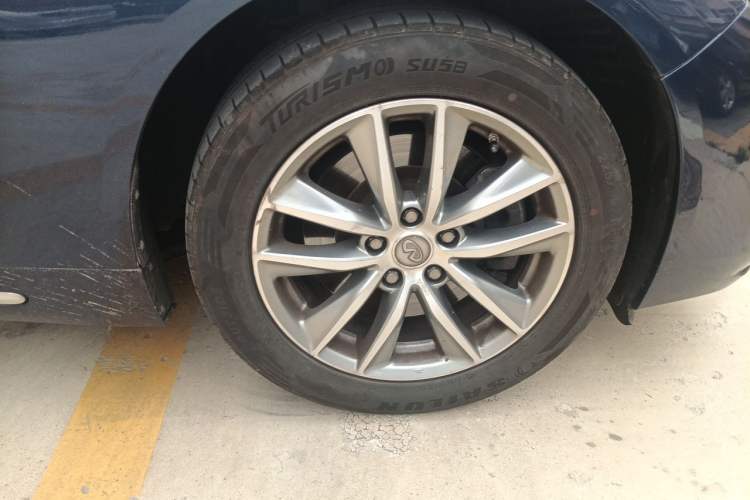 Used Infiniti Q50L 2018 2.0T Comfort Edition China VI Standard Right Front Wheel Hub