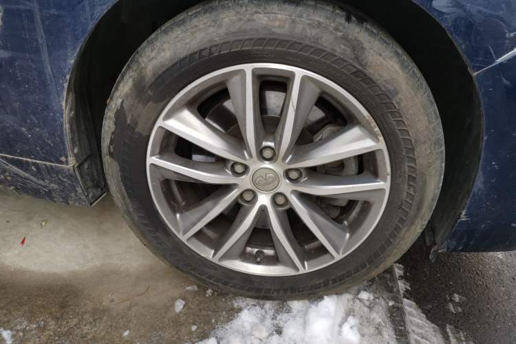 Used Infiniti Q50L 2018 2.0T Comfort Edition China VI Standard Right Front Wheel Hub