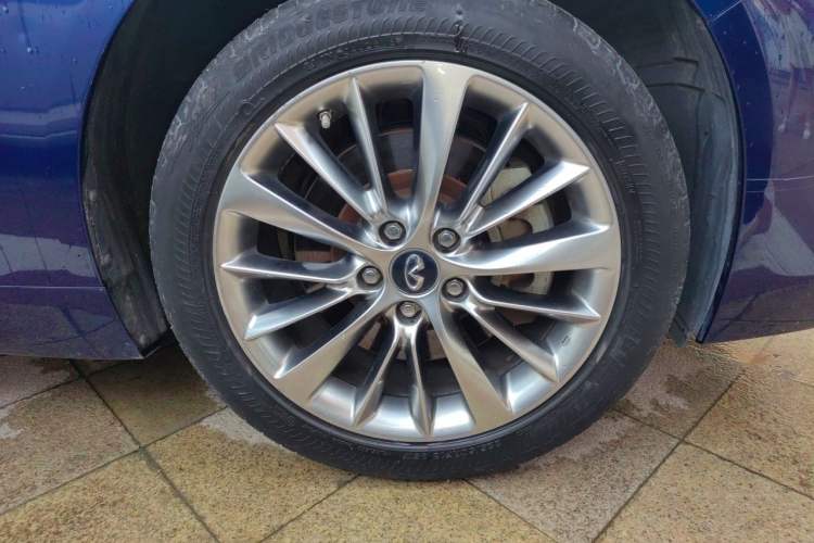 Used Infiniti Q50L 2018 2.0T Enjoyment Version China VI Standard Right Front Wheel Hub