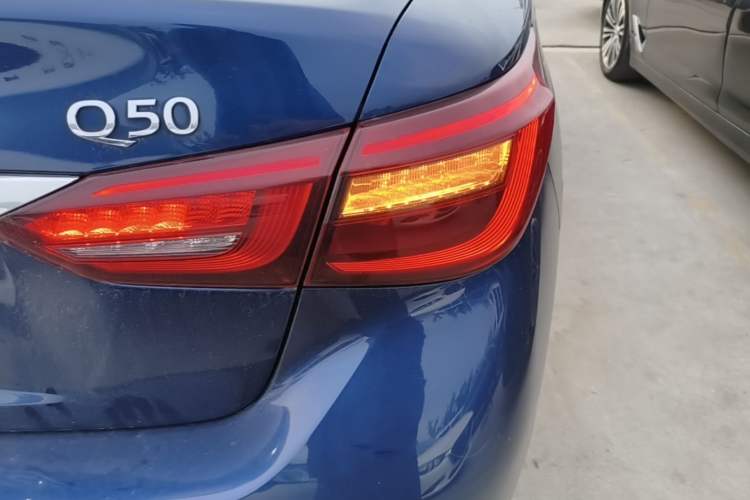 Used Infiniti Q50L 2018 2.0T Enjoyment Version China VI Standard Right Rear Taillight