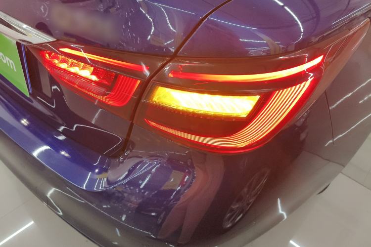 Used Infiniti Q50L 2018 2.0T Comfort Edition China VI Standard Right Rear Taillight