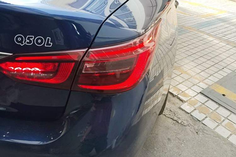 Used Infiniti Q50L 2018 2.0T Enjoyment Version China VI Standard Right Rear Taillight