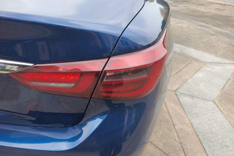 Used Infiniti Q50L 2018 2.0T Enjoyment Version China VI Standard Right Rear Taillight