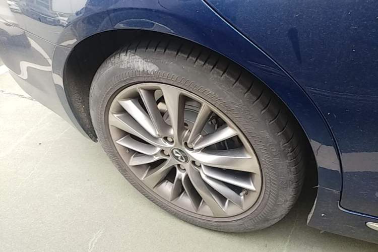 Used Infiniti Q50L 2018 2.0T Enjoyment Version China VI Standard Right Rear Wheel Hub