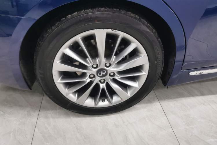 Used Infiniti Q50L 2018 2.0T Enjoyment Version China VI Standard Right Rear Wheel Hub