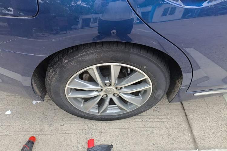 Used Infiniti Q50L 2018 2.0T Comfort Edition China VI Standard Right Rear Wheel Hub