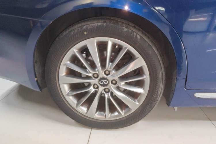 Used Infiniti Q50L 2018 2.0T Enjoyment Version China VI Standard Right Rear Wheel Hub