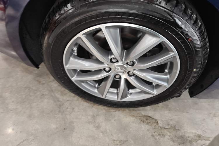 Used Infiniti Q50L 2018 2.0T Comfort Edition China VI Standard Right Rear Wheel Hub