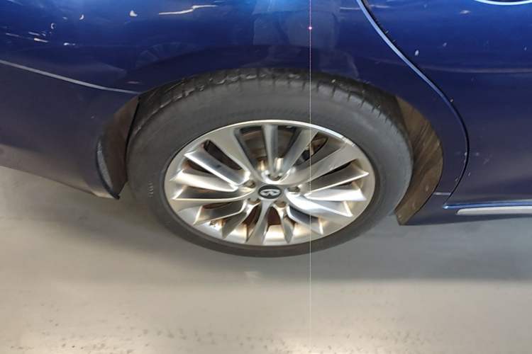 Used Infiniti Q50L 2018 2.0T Enjoyment Version China V Standard Right Rear Wheel Hub