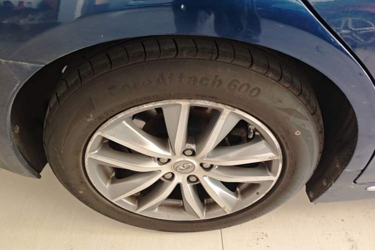 Used Infiniti Q50L 2018 2.0T Comfort Edition China V Standard Right Rear Wheel Hub