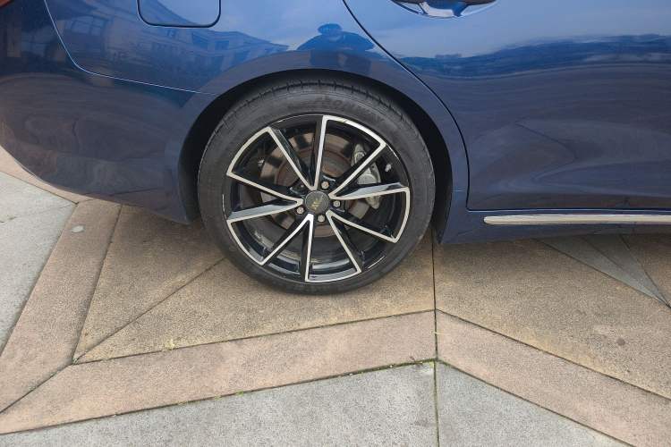 Used Infiniti Q50L 2018 2.0T Enjoyment Version China VI Standard Right Rear Wheel Hub